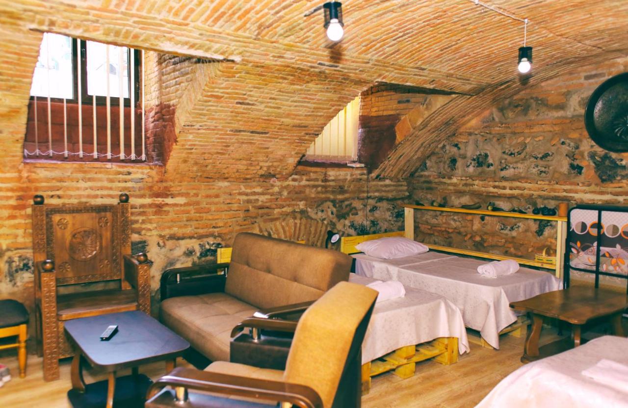Guest House Kakabadzeebi 9 Tbilisi ภายนอก รูปภาพ