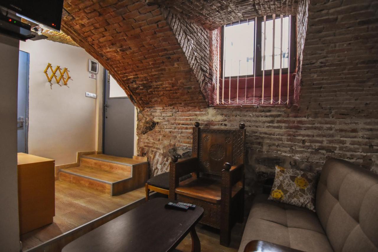 Guest House Kakabadzeebi 9 Tbilisi ภายนอก รูปภาพ