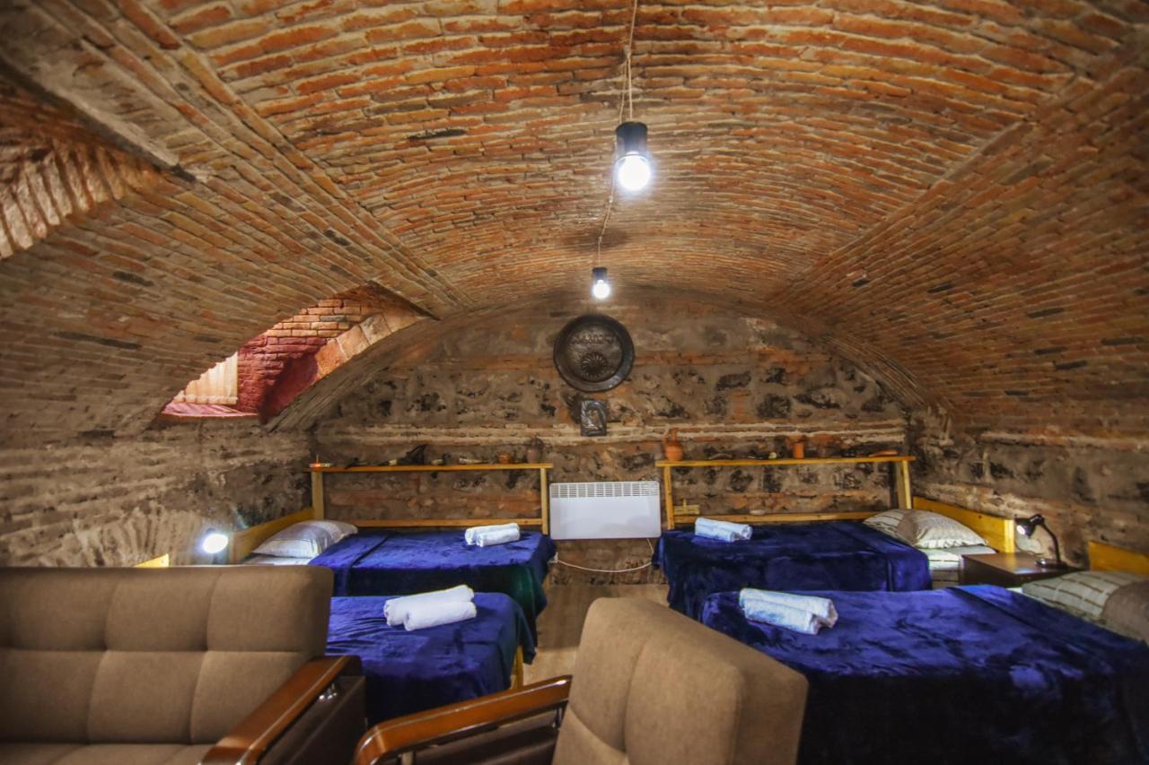 Guest House Kakabadzeebi 9 Tbilisi ภายนอก รูปภาพ